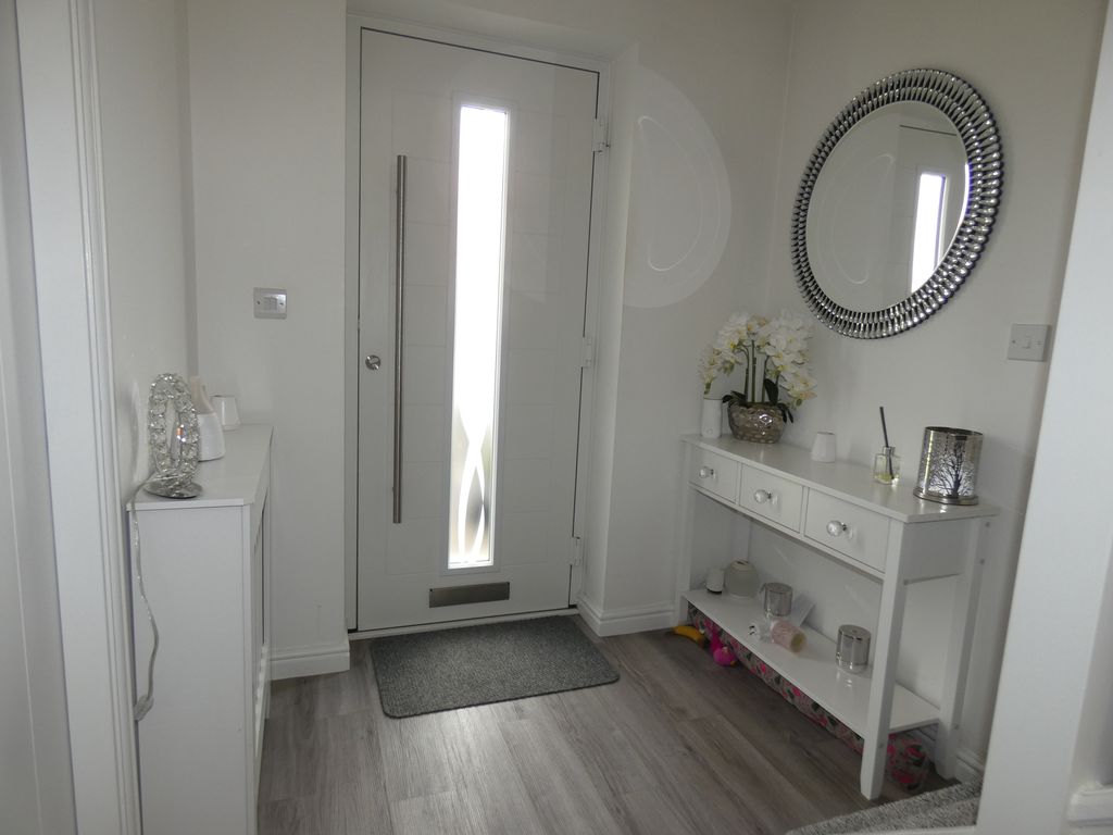 Entrance Hallway- click for photo gallery